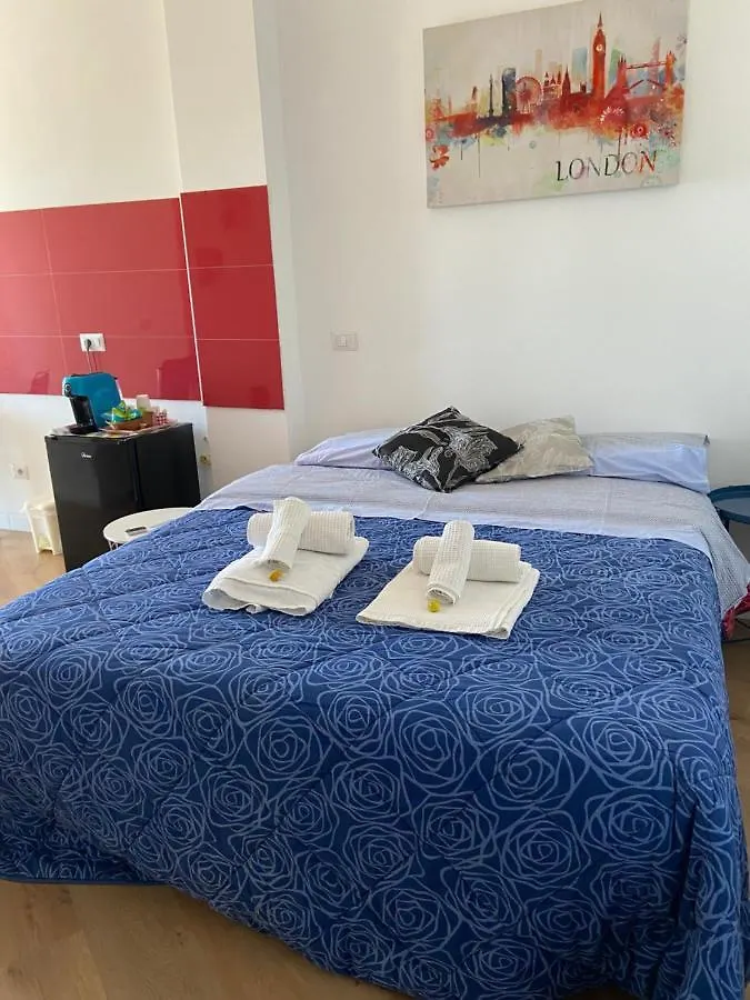 Onfire Suits: Appartamento Nel Cuore Di Napoli 0*, Naples